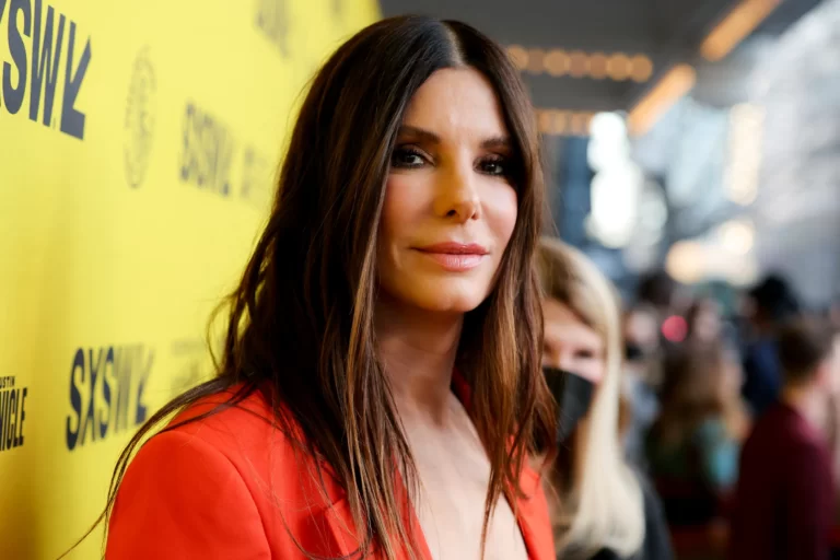 Sandra Bullock Net Worth, Bio, Wiki, Education, Height, Personal life, Family, Career, Dating And More